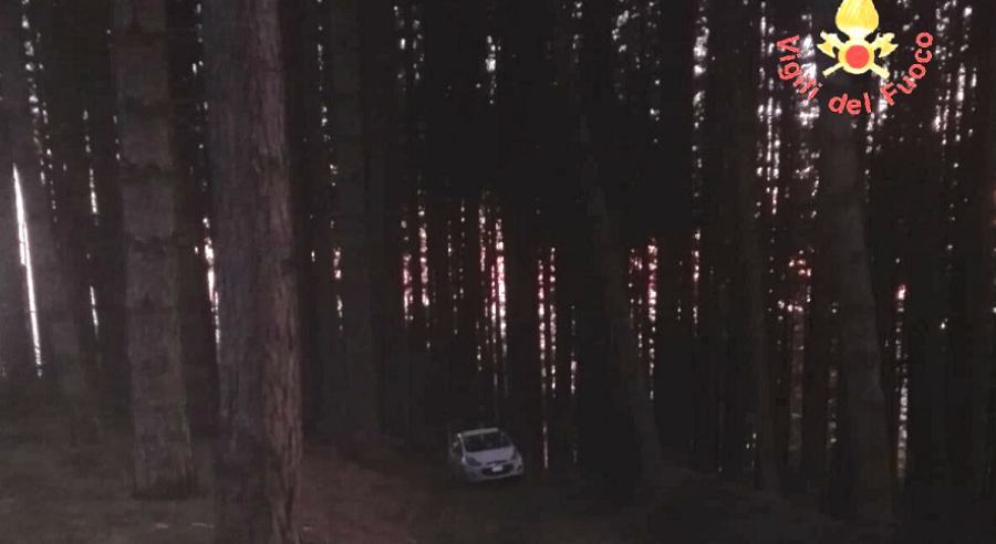 vigili fuoco donne disperse bosco