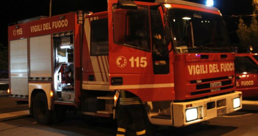 vigili fuoco notte 8