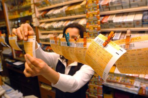 La dea bendata bacia la Calabria, vinti oltre seicentomila euro 77 vincita-al-lotto