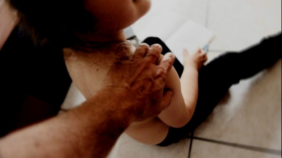 violenza sessuale minori pedofilo 4