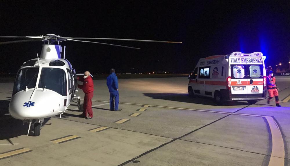 Elisoccorso, salvata da un infarto grazie alla nuova base notturna di Locri 59 volo elisoccorso ambulanza cosenza