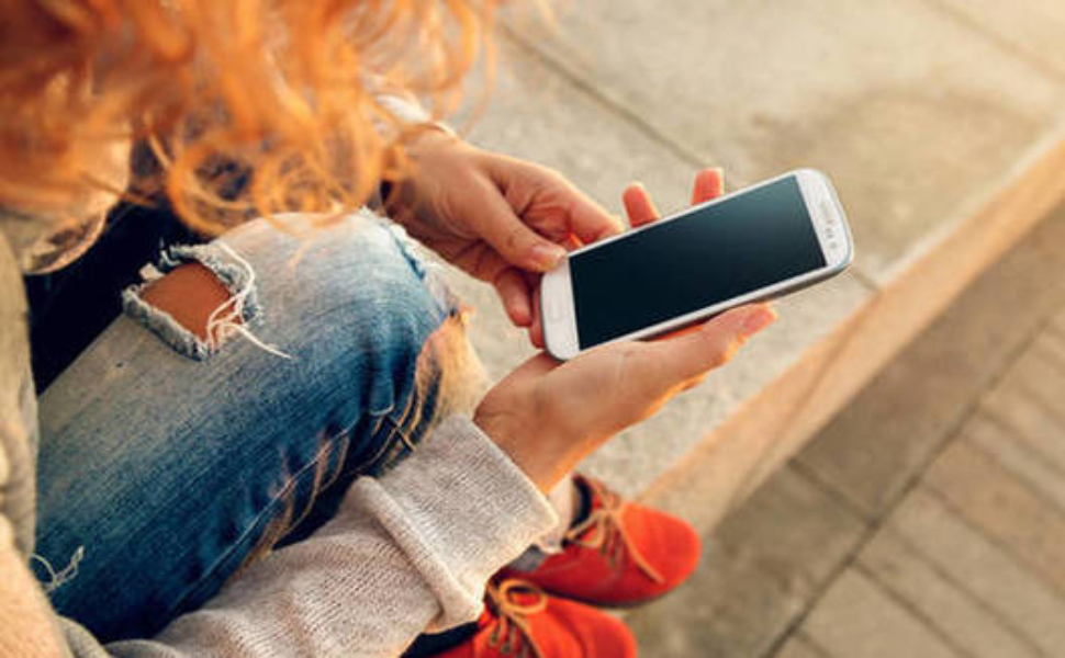 Ad Acri arriva il web tour del Moige sui pericoli del web 51 web adolescenti telefonino
