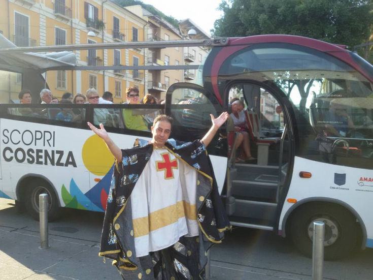 Tour speciale del bus ''ScopriCosenza'' al Castello Svevo 71 william gatto