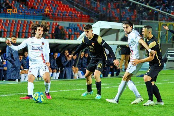Vaisanen al 90' salva il Cosenza. Pari col Benevento nel silenzio del Marulla 53 Cosenza Benevento