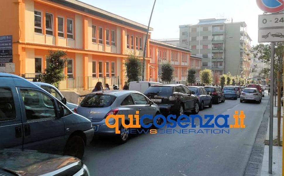 Cosenza parcheggi selvaggi