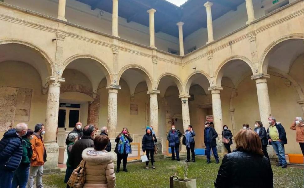 Trekking urbano al Chiostro delle Vergini