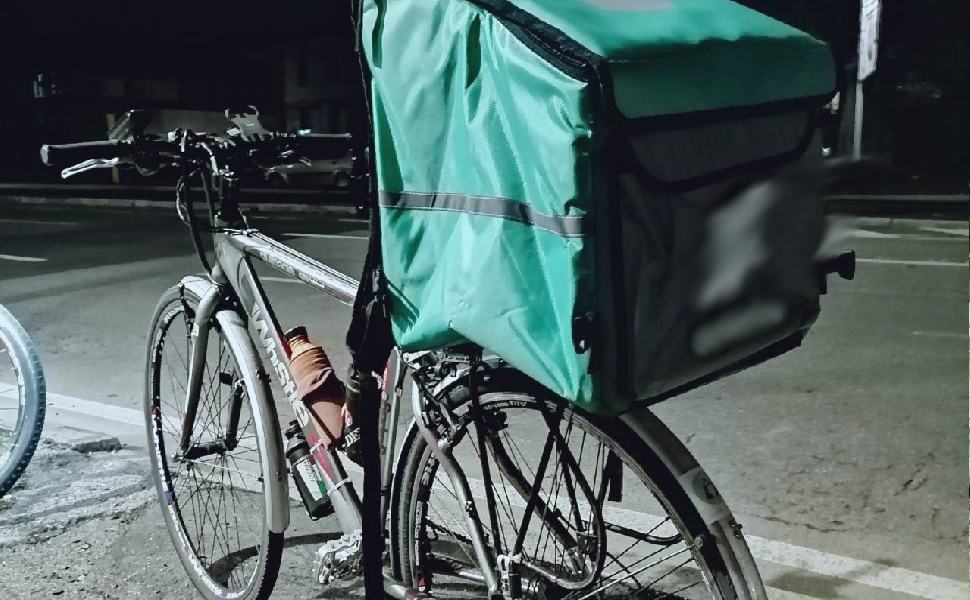 Vita da Rider Deliveroo bici e zaino