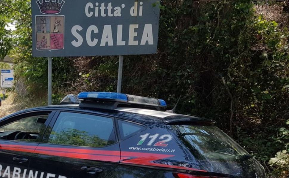 Scalea, per 10 giorni chiuso un esercizio commerciale: era ritrovo di pregiudicati 51 carabinieri scalea