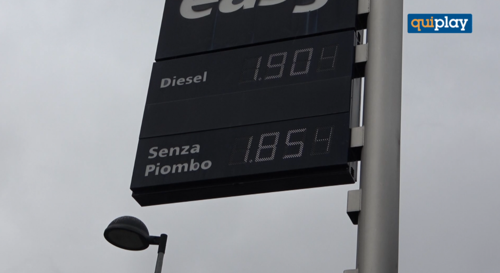 Rincaro carburante. Anche in Calabria il Codacons ha presentato un esposto 1 foto benzina