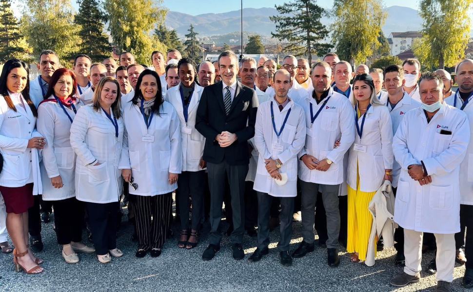 Occhiuto cerca medici specialisti stranieri, Ugl frena: «Serve una riforma vera» 53 occhiuto e 50 medici cubani