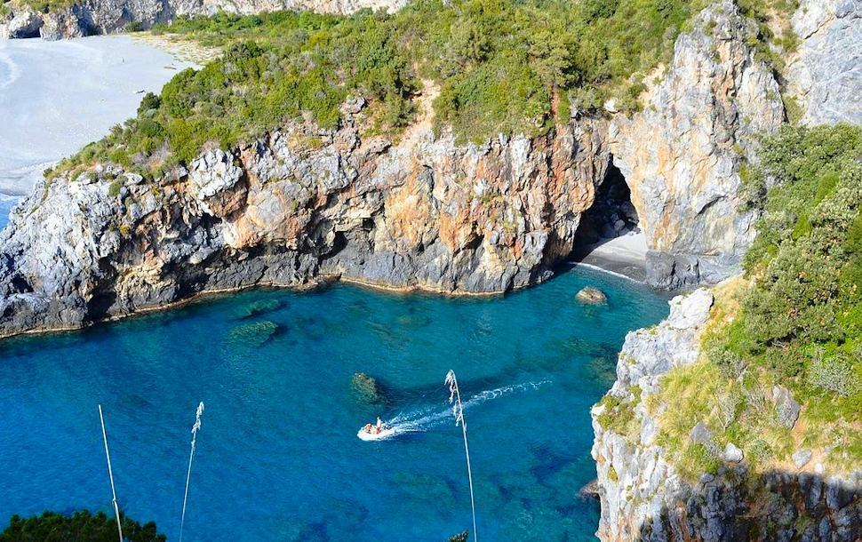 Arcomagno da record: 40mila turisti a San Nicola Arcella in soli tre mesi, anche americani ed europei 53 Arcomagno 1
