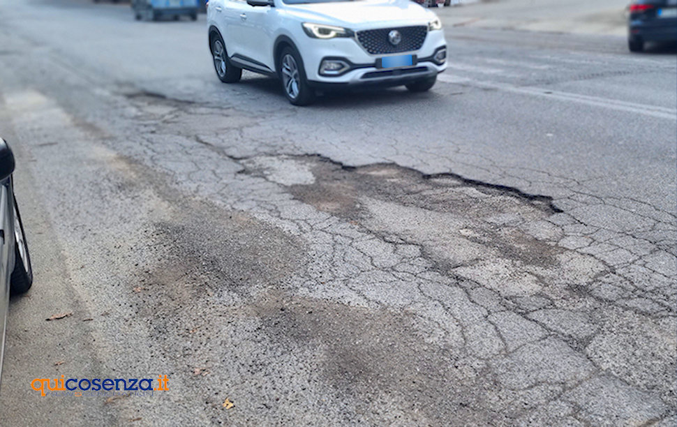 Cosenza, maxi intervento per oltre 1 milione di euro: ripartiti i lavori per ripristinare il manto stradale 52 manto stradale cosenza buche