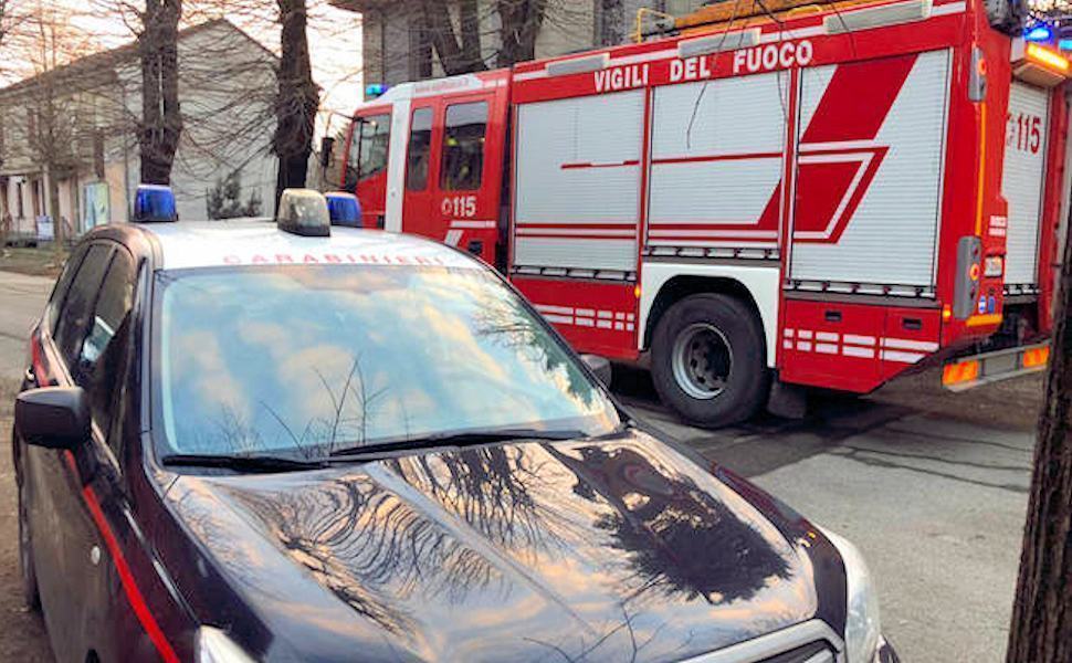 Dramma della solitudine, anziano morto da circa un mese trovato nella sua abitazione 51 Carabinieri e vigili del fuoco