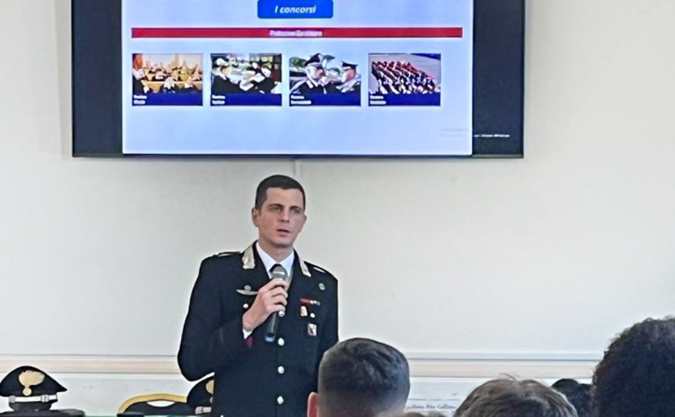 Conferenza Arma arruolamento giovani studenti