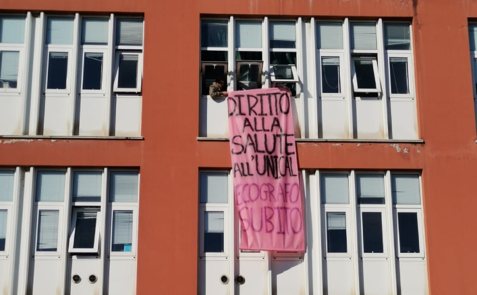 Occupato il consultorio dell'Unical: «ecografo subito. Le promesse non bastano» 1 Fem.in diritto alla salute