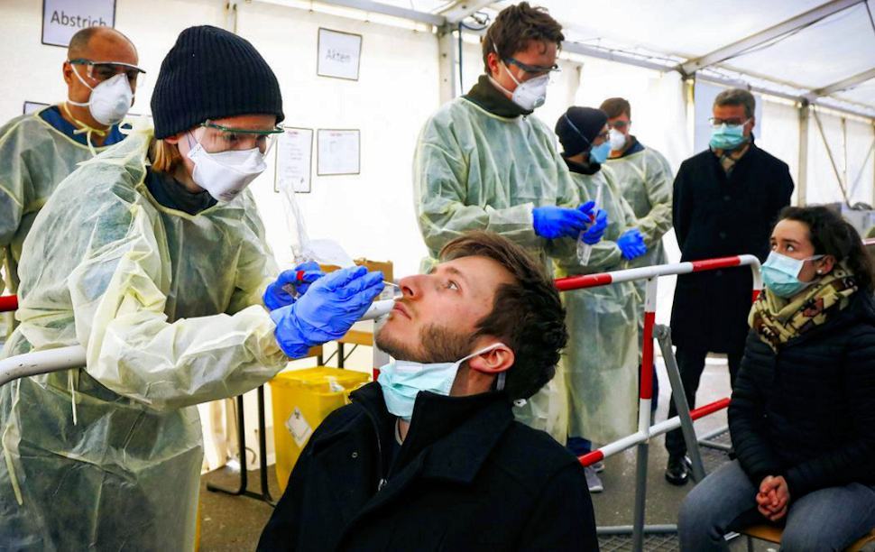 Tamponi covid persone