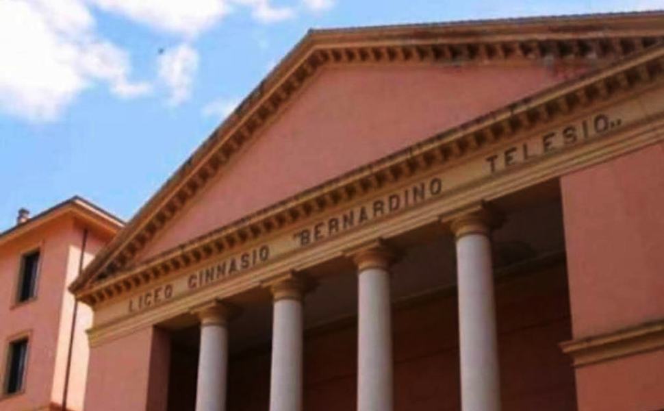Cosenza, il liceo Telesio inaugura l'anno scolastico con un evento d'eccezione: arrivano Max Mazzotta e Giacomo Triglia 52 Telesio cosenza