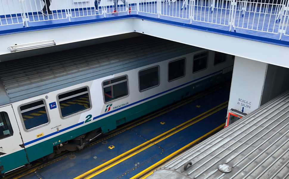 Trenitalia stretto messina