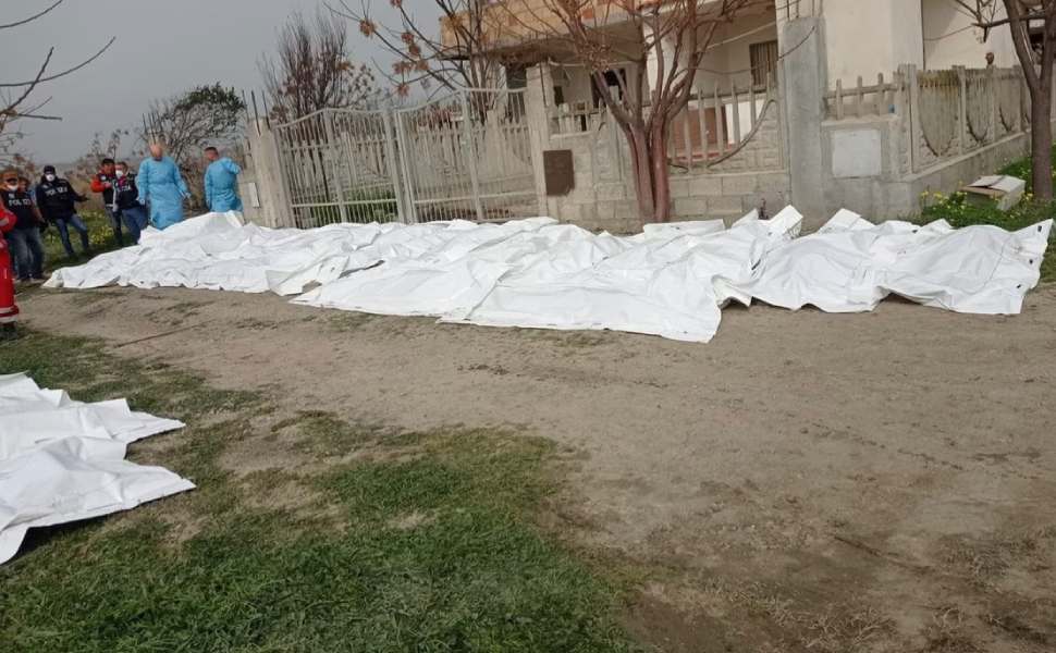 cadaveri cutro tragedia mare