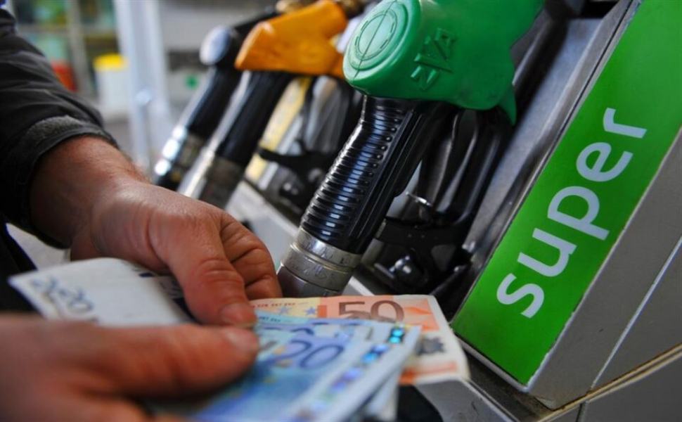 Caro carburanti, scatta l'esposto alla Guardia di finanza contro la speculazione sui prezzi 53 carburanti