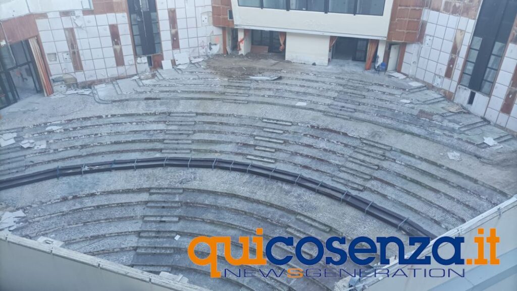 crollo tetto auditorium Nicola Calipari