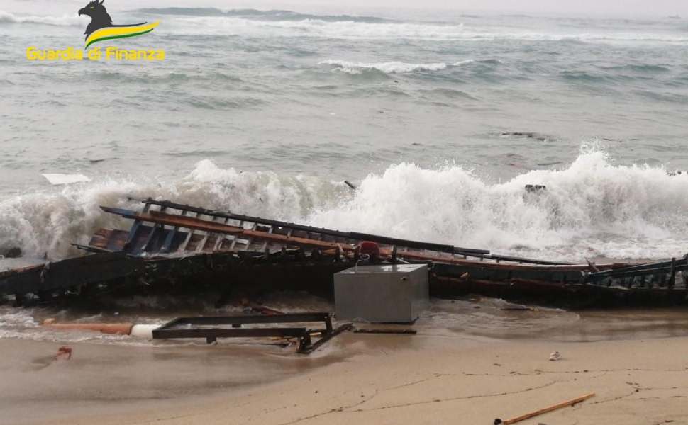 guardia finanza naufragio a Cutro 03