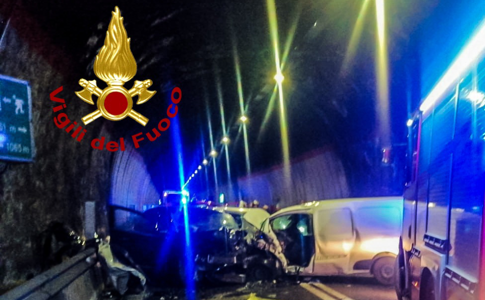 incidente galleria crocetta vvff 02