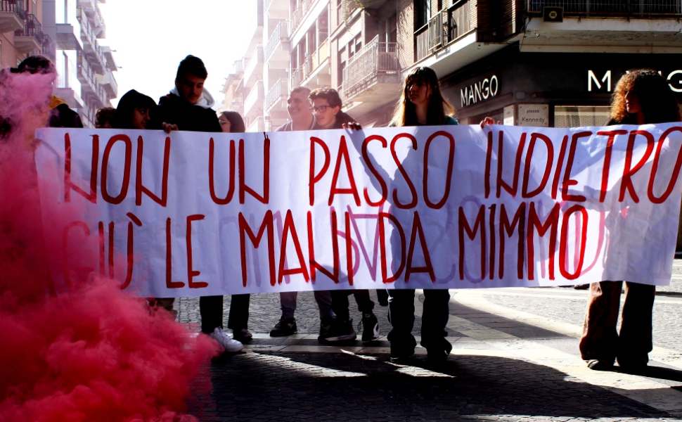 manifestazione studenti cosenza guerra