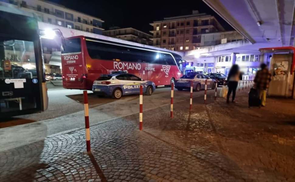 polizia intervento autostazione cosenza
