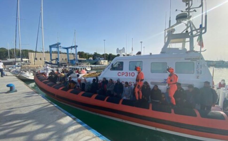 Sbarco di migranti in Calabria, in carcere due scafisti iracheni 51 sbarco 1