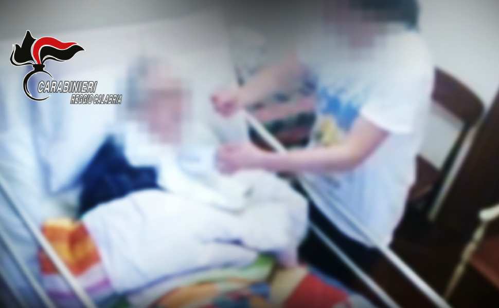 violenza anziana badante rc