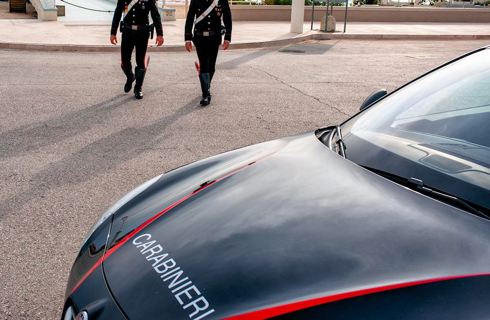 Auto dei carabinieri e militari 112