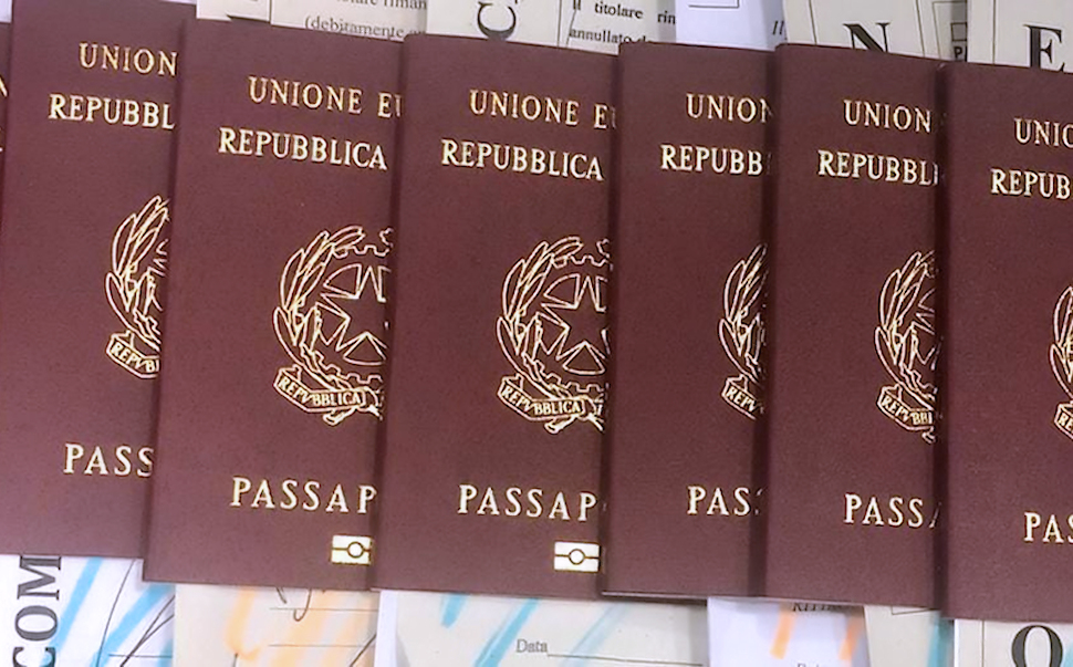 Caos sui passaporti, Assoviaggi «la situazione non è risolta, saltati migliaia di viaggi» 74 Passaporti
