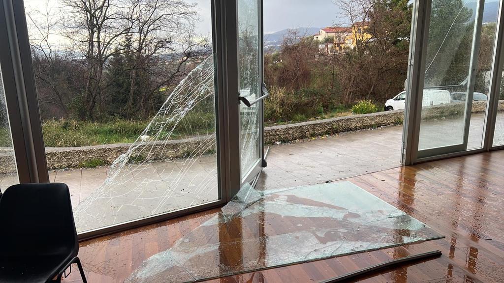 Danni del nubifragio a Cosenza, l'opposizione denuncia: «dopo dieci giorni ancora lì» 54 WhatsApp Image 2023 03 22 at 07.18.30 3