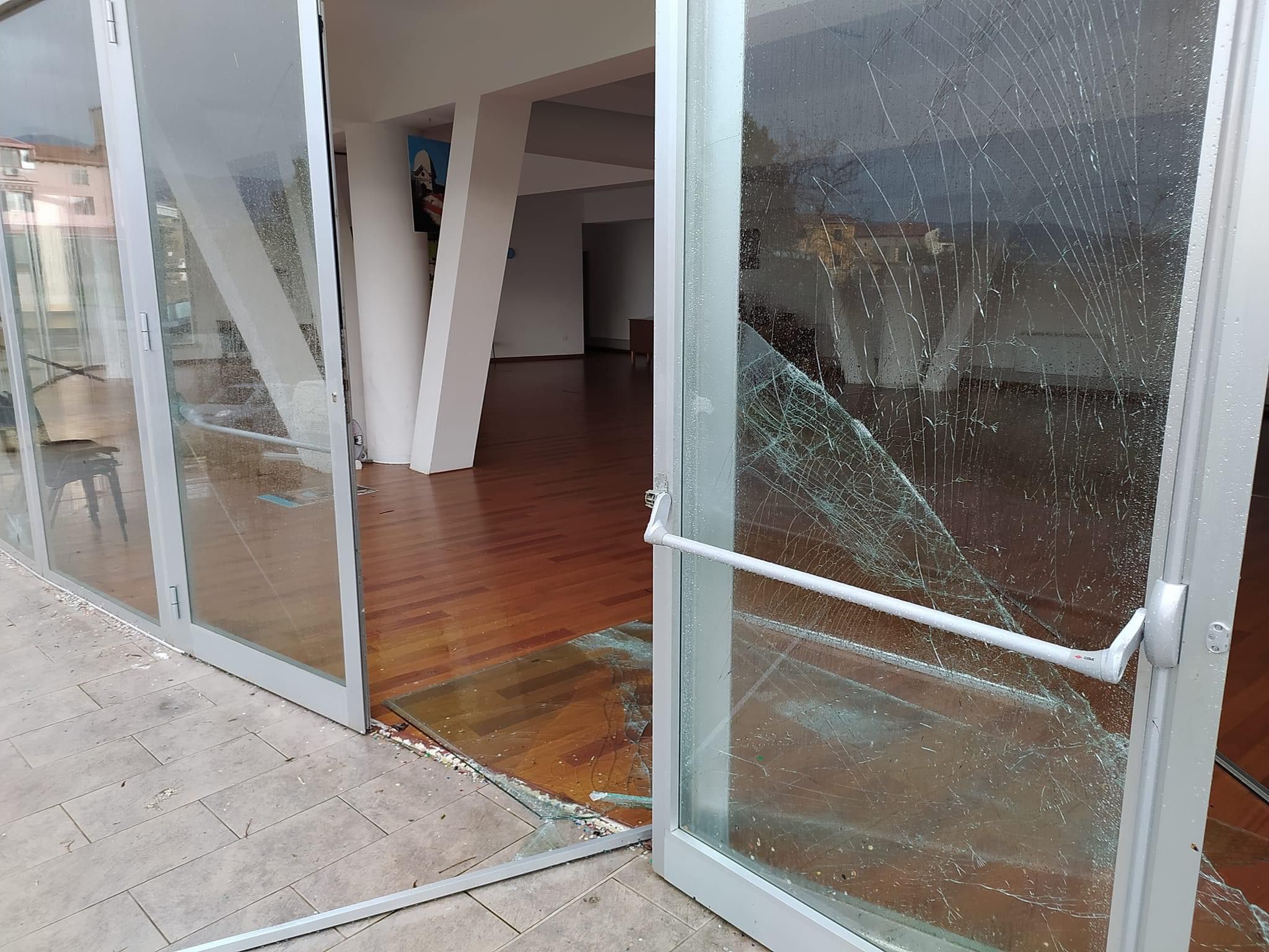 Danni del nubifragio a Cosenza, l'opposizione denuncia: «dopo dieci giorni ancora lì» 55 WhatsApp Image 2023 03 22 at 07.18.30