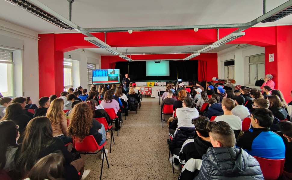 Bullismo, cyberbullismo e violenza di genere: incontro all'IC Carolei Dipignano 53 bullismo iniziativa carolei dipignano ic