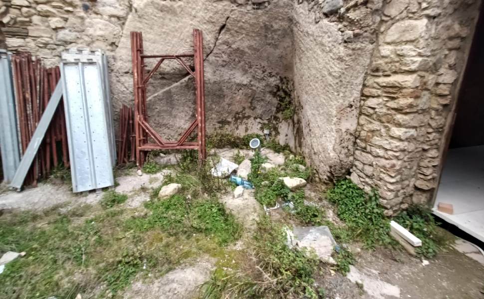 Cleto, cantiere del castello nel centro storico in stato di abbandono 60 cantiere cleto castello 01