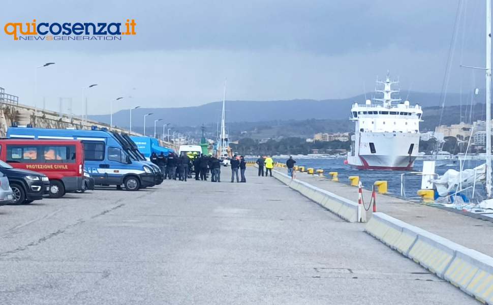 diciotti nave migranti reggio calabria 02