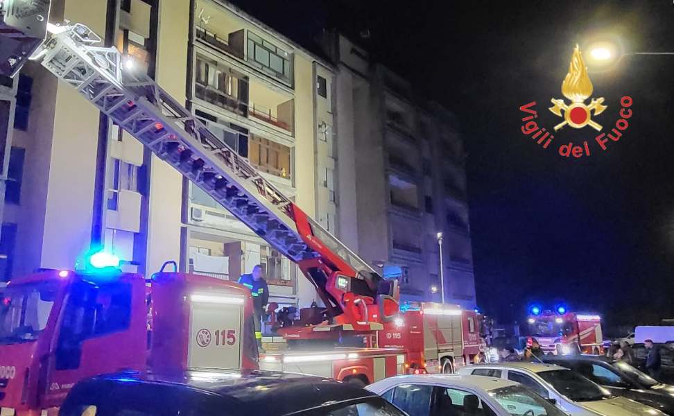 incendio abitazione vigili del fuoco