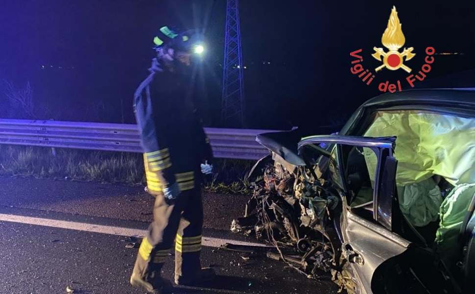 incidente steccato cutro vvff02