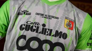 maglia speciale crotone catanzaro