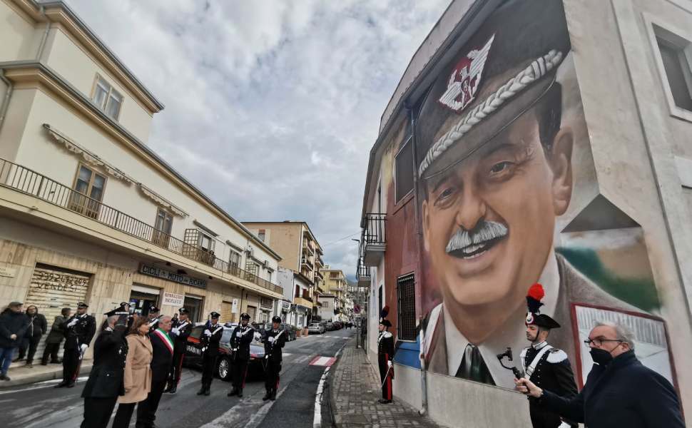 murale diamante carlo alberto dalla chiesa 01
