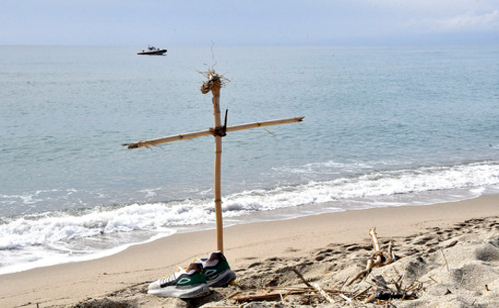 naufragio migranti cutro