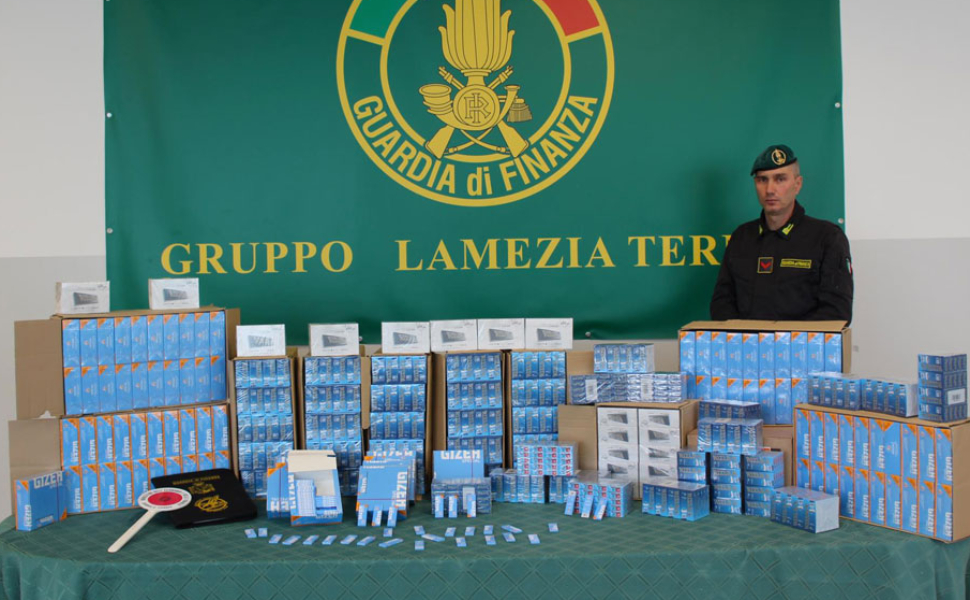 sequestro accessori fumo contrabbando finanza lamezia