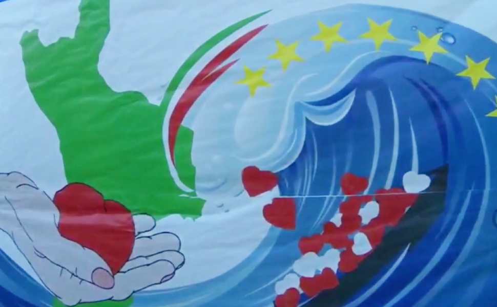 simbolo cutro spiaggia via crucis calabria