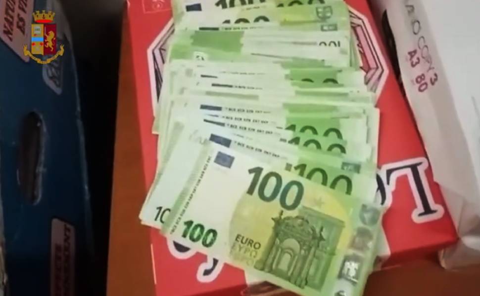 Operazione Olimpo, 92 mila euro nell'abitazione di un indagato: scattano i sigilli 51 soldi sequestro operazione olimpo