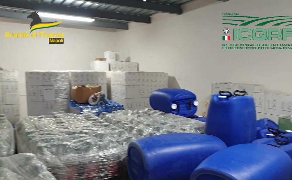 truffa napoli liquori finanza 01