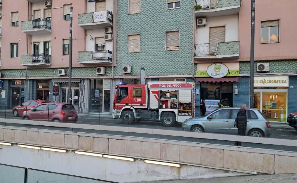 vigili fuoco intervento piazza bilotti cosenza 01