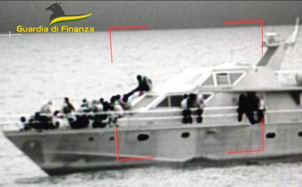 02 sbarco migranti vibo