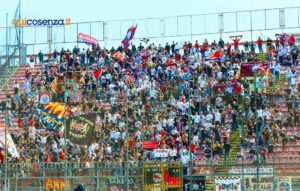 (FOTO) Perugia-Cosenza finisce senza reti. Rossoblu fuori dalla zona play-out 56 Perugia Cosenza tifosi rossoblu
